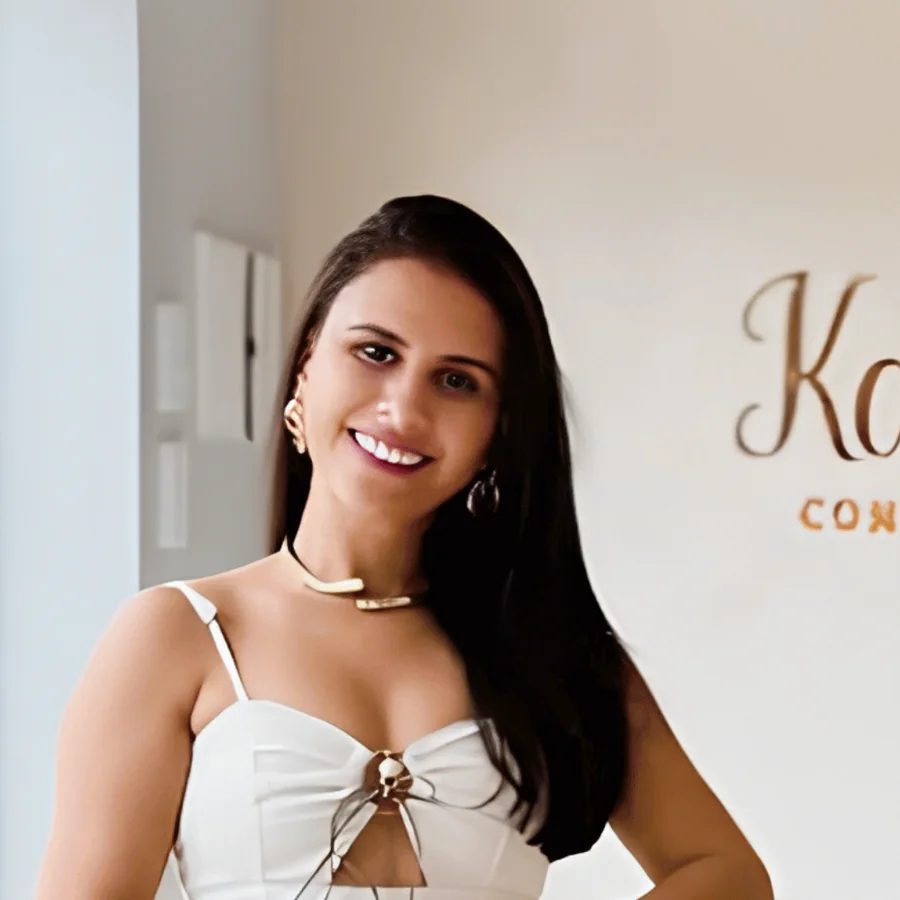 Dra. Karen Leal